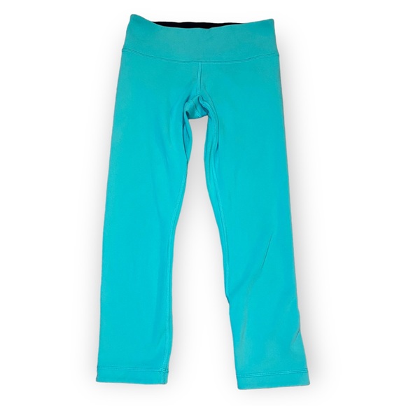 lululemon athletica Pants - Lululemon Wunderunder Cropped Reversible Teal/Black Leggings